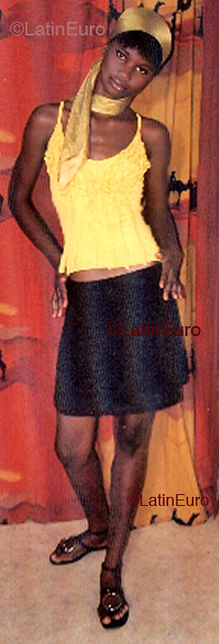 Date this attractive Any Country girl Evelyne from  A9564