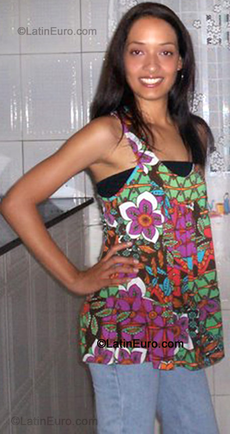 Date this foxy Brazil girl Fernanda- from Sao Paulo B-124