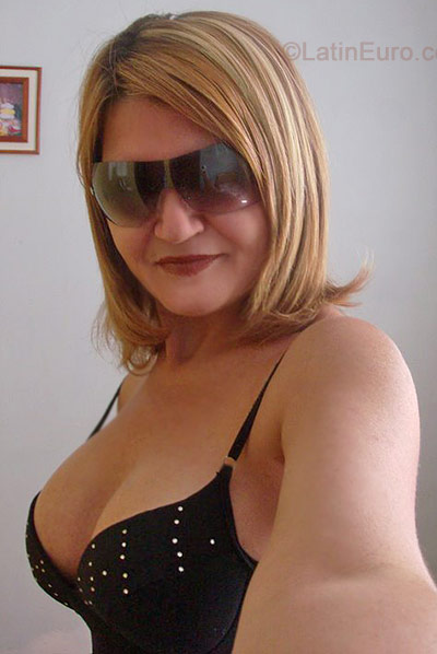 Date this good-looking Brazil girl Divina from Vila Velha BR4044