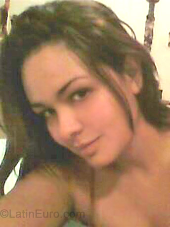 Date this nice looking Brazil girl Chris from Rio de Janeiro B-184