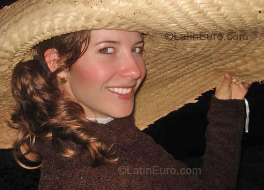 Date this foxy Brazil girl Ana from Curitba B-188