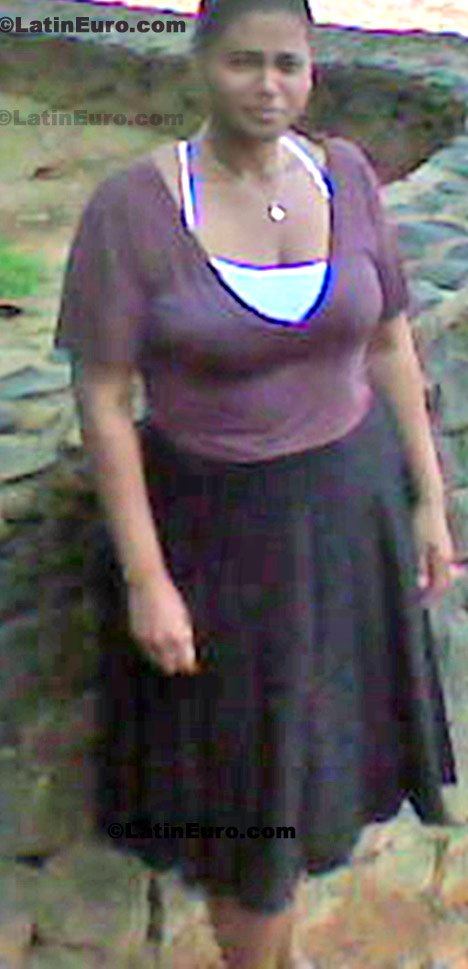 Date this hard body Brazil girl Aparecida from Carapicuiba BR3862