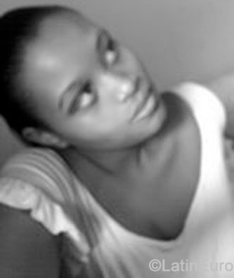 Date this lovely Brazil girl Andreza from Rio de Janeiro B-225