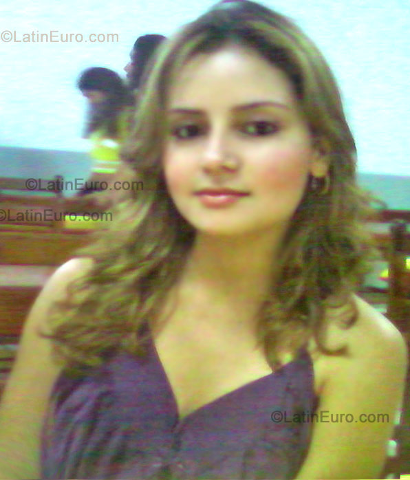 Date this voluptuous Brazil girl Jaqueline from  B-241