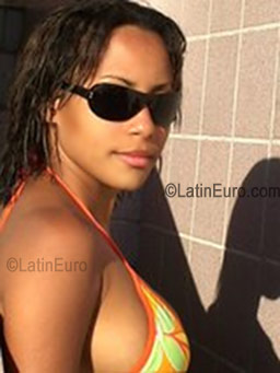 Date this funny Brazil girl Vericleide from Recife B-55