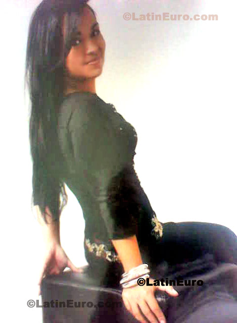 Date this happy Brazil girl Elaine from Rio de Janeiro BR3566