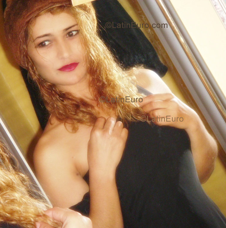 Date this stunning Brazil girl Cristeane from  B1001