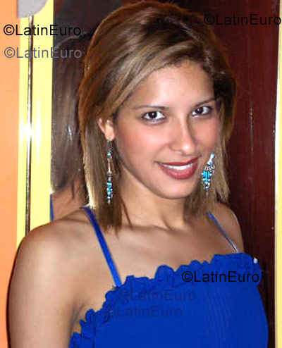 Date this stunning Brazil girl Ester from Goiania B1007