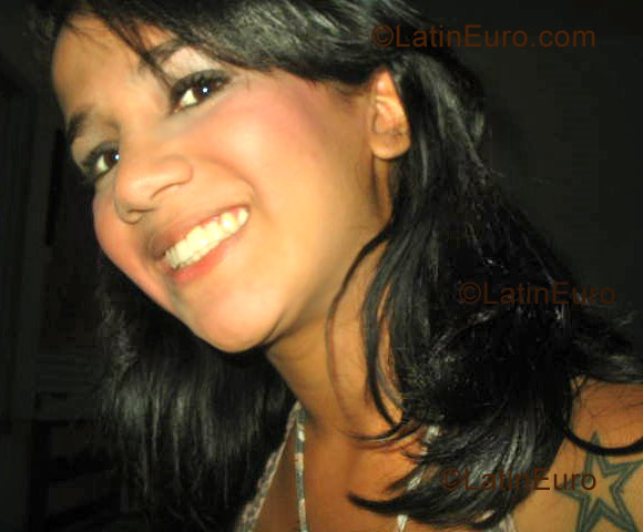 Date this attractive Brazil girl Kassilandia from Governador Valadares B1019