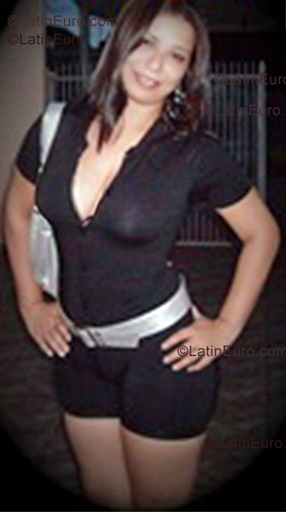 Date this pretty Brazil girl Juliana from Londrina B1028