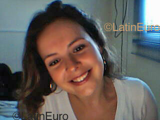 Date this fun Brazil girl Karla from Curitiba B1045