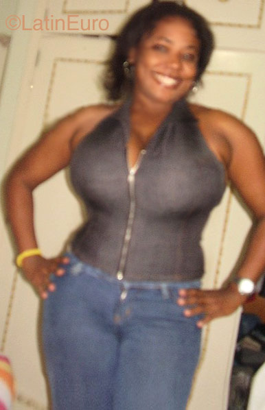 Date this happy Brazil girl Tereza from Sao Paulo B1048