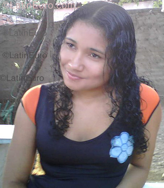 Date this delightful Brazil girl Neidianne from Teresina B1112