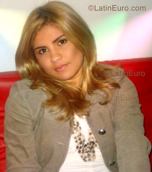 Date this exotic Brazil girl Fernanda from Cajazeiras B1129