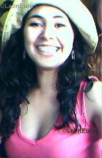 Date this cute Brazil girl Adriana from Curitiba B1252