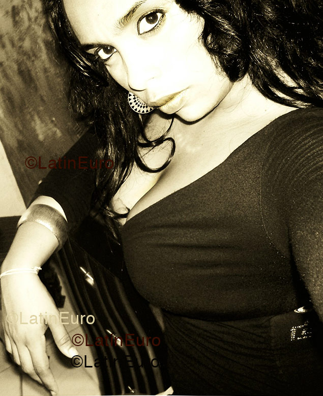 Date this hot Brazil girl Danielle from Salvador B1270