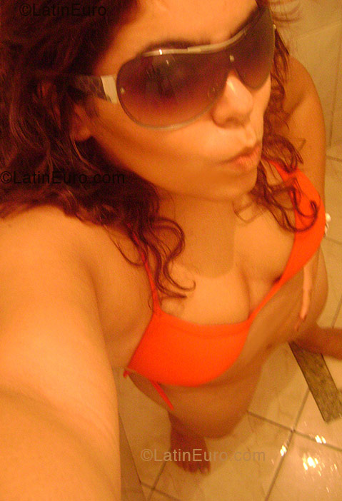 Date this hot Brazil girl Nayara- from Campinas B1329
