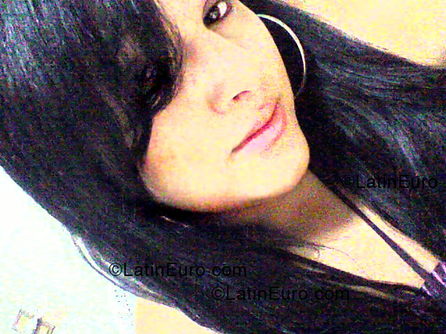 Date this voluptuous Brazil girl Camilla from Olinda B1350