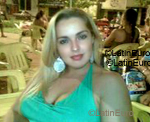 Date this young Brazil girl Gleicy from Goiania B1394