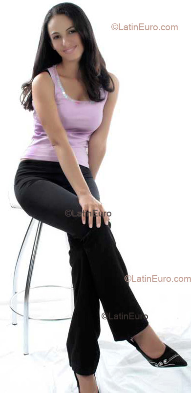 Date this cute Brazil girl Edvania from Palmas B1419