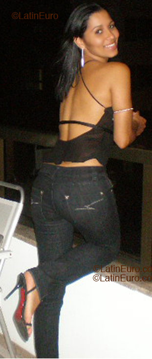 Date this beautiful Brazil girl Carla from Aracaju B1521