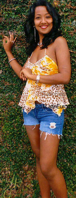 Date this pretty Brazil girl Claudiney from Manaus B1628
