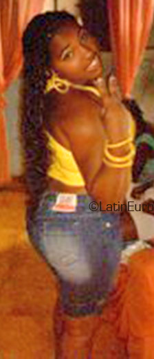 Date this happy Brazil girl Marcelle from Rio de Janeiro B1656