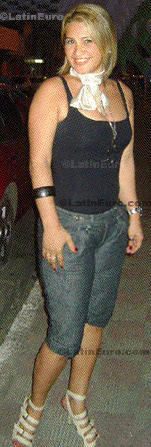 Date this sultry Brazil girl Emanuela from Maceio B167