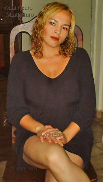 Date this gorgeous Brazil girl Eliza from SANTA LUZIA B1705