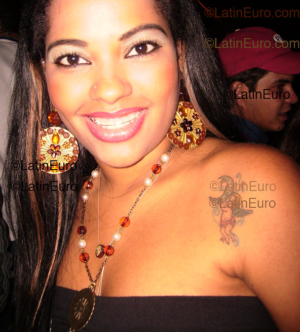 Date this cute Brazil girl Jaqueline from Goiania B1706