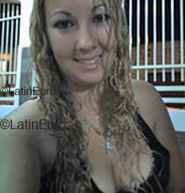 Date this fun Brazil girl Ahagiani from Auriflama B1709