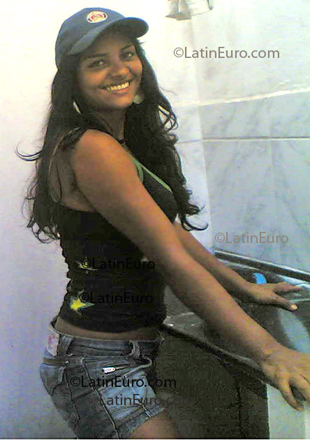 Date this funny Brazil girl Rosicleide from Maceio B1766