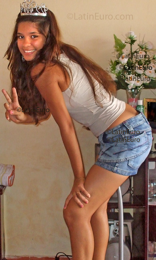 Date this foxy Brazil girl Nathalie from  B1823