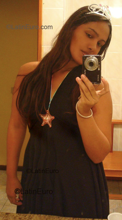 Date this funny Brazil girl Kamilla from Maraba B1846