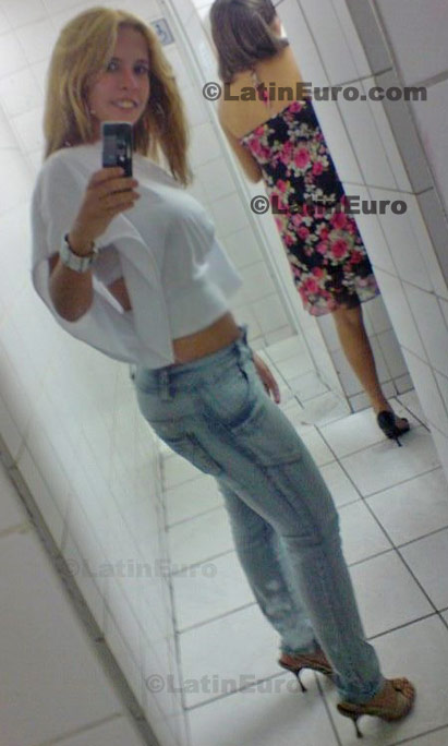 Date this athletic Brazil girl Leslie from Contagem BR3738