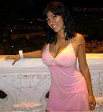 Date this delightful Brazil girl Elisabeth from Salvador B1860