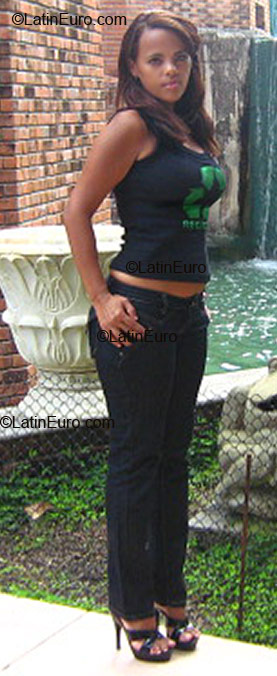 Date this passionate Brazil girl Alexandra from Recife B1866