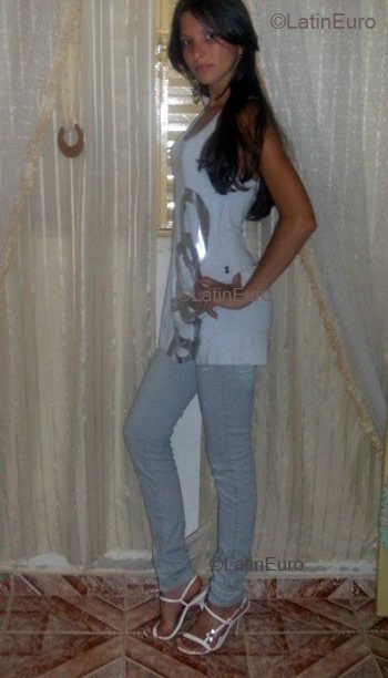 Date this pretty Brazil girl Silmara from Engenheiro Caldas B1874