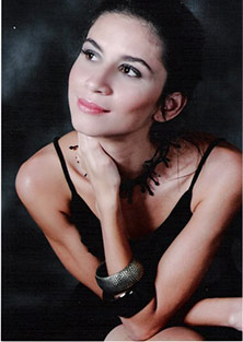 Date this funny Brazil girl Roberta from Rio De Janeiro B1889