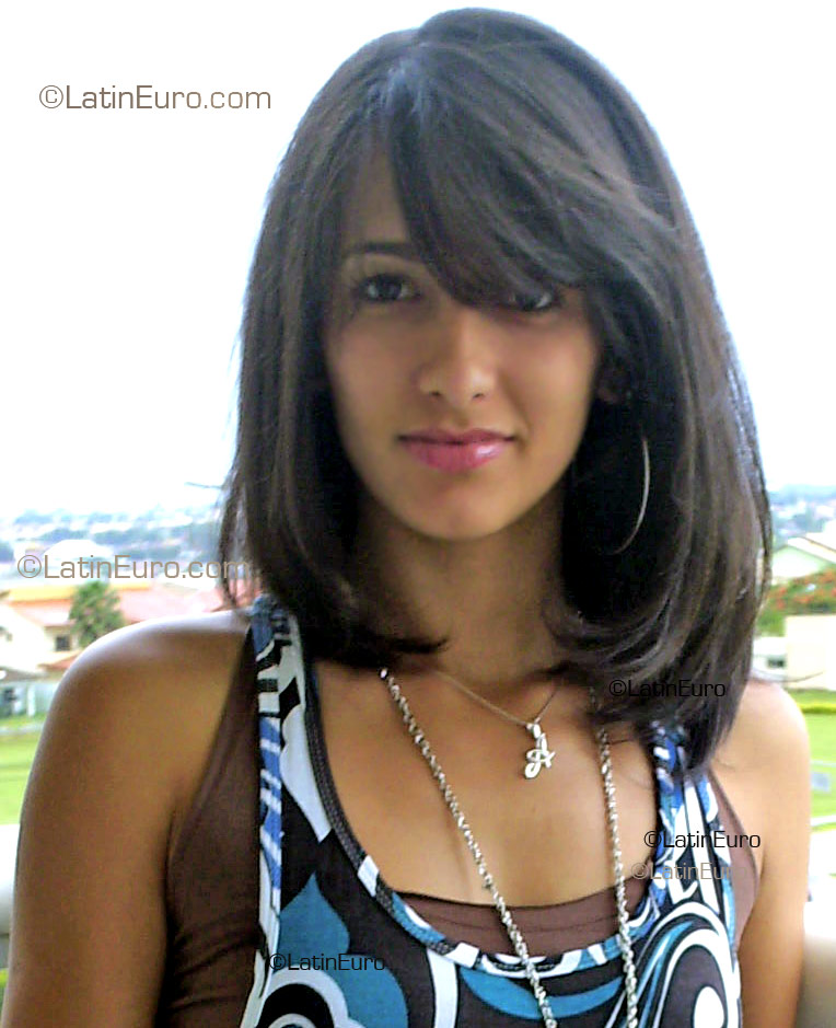 Date this foxy Brazil girl Andreia from Goiania B1909