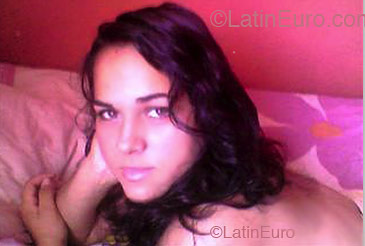 Date this sultry Brazil girl Taina from Feira de Santana B1914