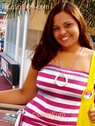 Date this athletic Brazil girl Caroline from Rio de Janeiro B1937