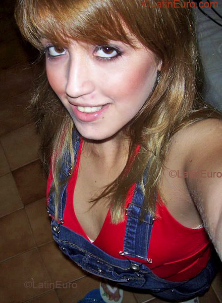 Date this young Brazil girl Daniele from  B1952