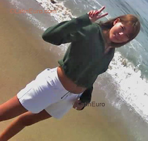 Date this cute Brazil girl Flaviane from  B1976