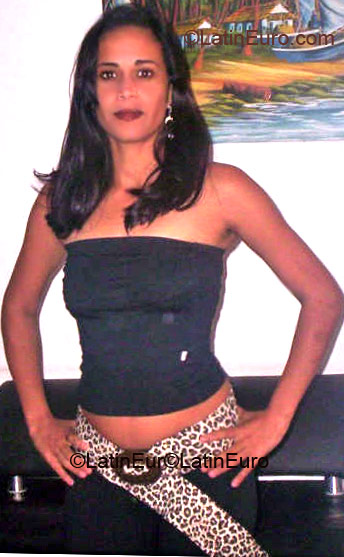 Date this hard body Brazil girl Pollyana from Belo Horizonte B2005
