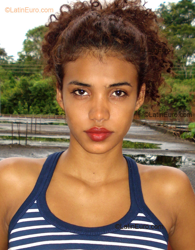 Date this hot Brazil girl Anaoj from Manaus B2025