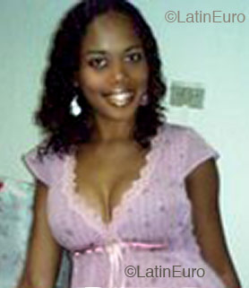 Date this gorgeous Brazil girl Milena from Munich B2029