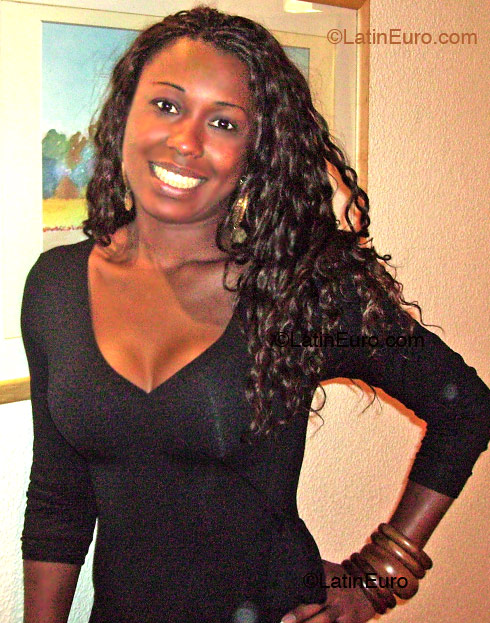 Date this passionate Brazil girl Fabiana from Sao Paulo B2040