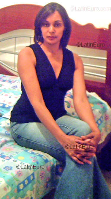 Date this stunning Brazil girl Rita from Belo Horizonte B2044