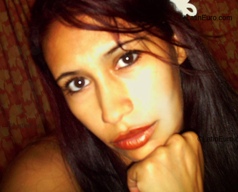 Date this athletic Brazil girl Maria from  B2050